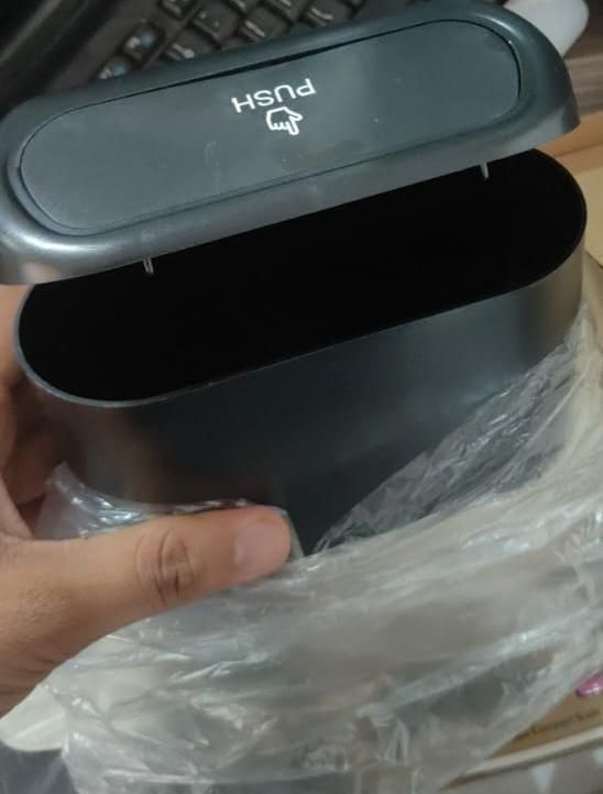 Mini Car Trash Bin – Portable & Waterproof Interior Dustbin for Garbage Waste